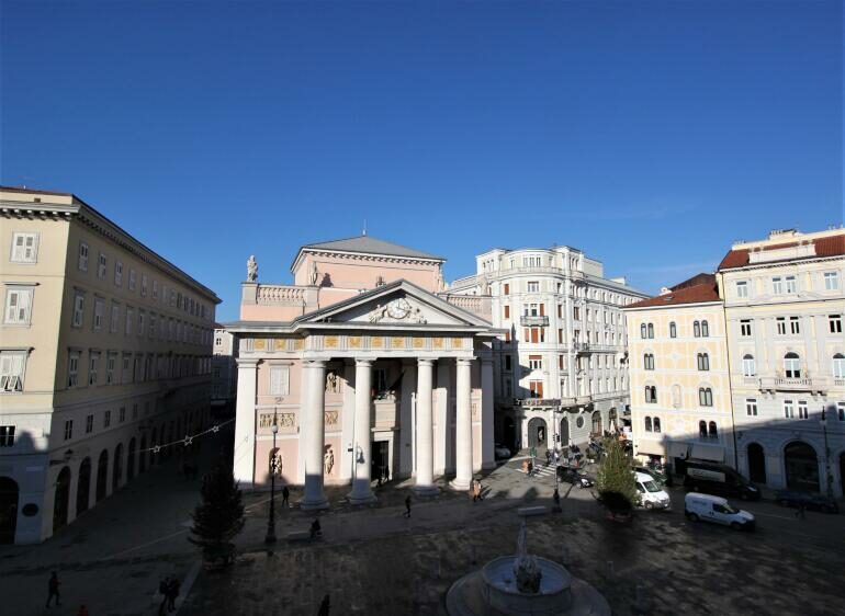 Raffinato appartamento vista P.zza Borsa